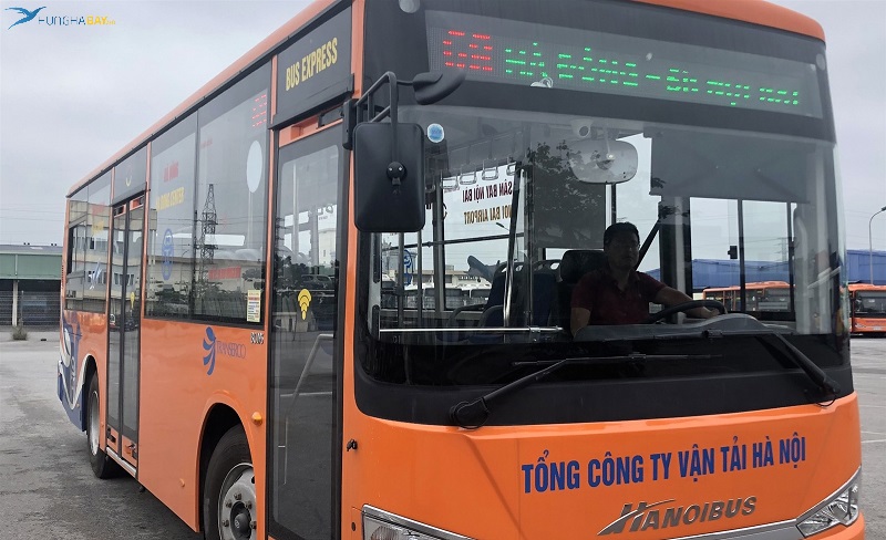 Di chuyển bằng xe bus khi đến sân bay Hà Nội
